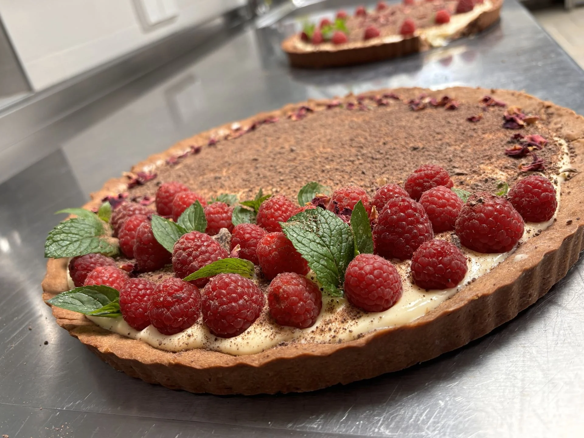 Himbeertarte mit Minze